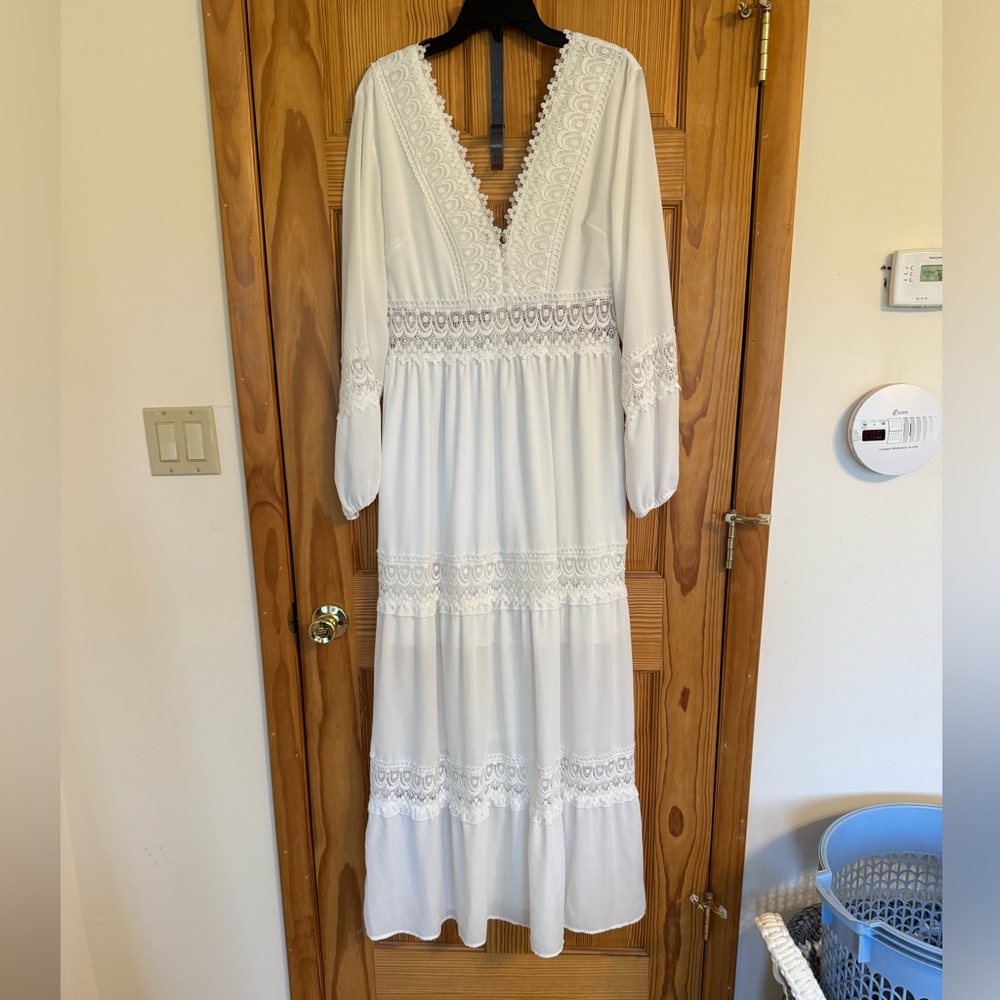 Elegant White Lace Maxi Dress